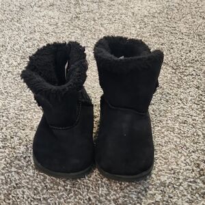 Black Fuzzy Lined Boots